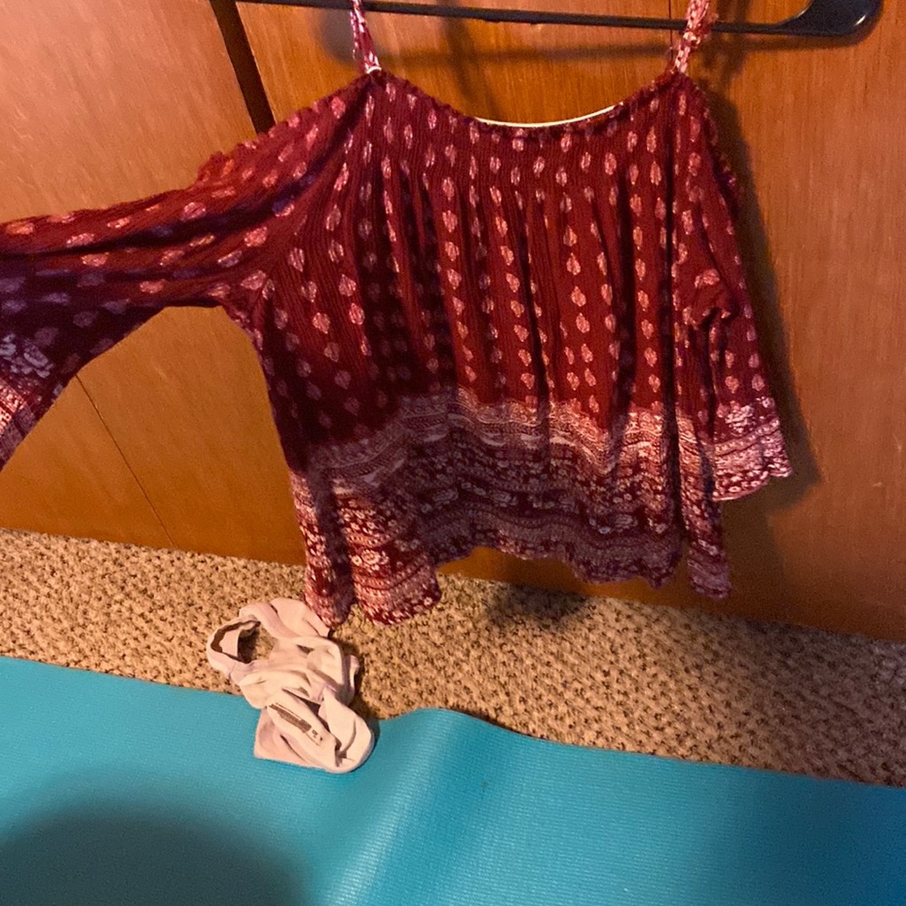 This is an off the shoulder little blouse it is size medium from rue 21